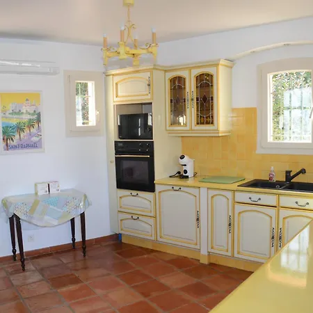 De Charme Avec Piscine Sur La Colline De Valescure Villa